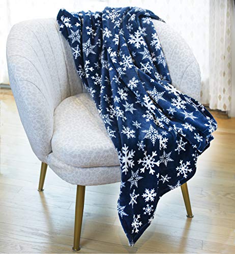 Fleece Blanket with Adorable Pouch (Blue Snowflakes)